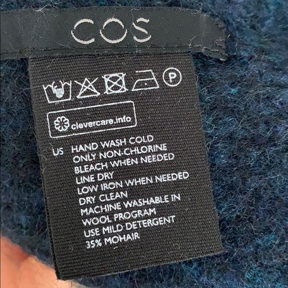 COS Fuzzy Ribbed Wool Scarf - Picture 2 of 4